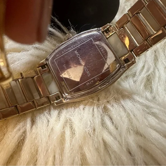 Michael Kors gold acetate wrist watch - Picture 5 of 8